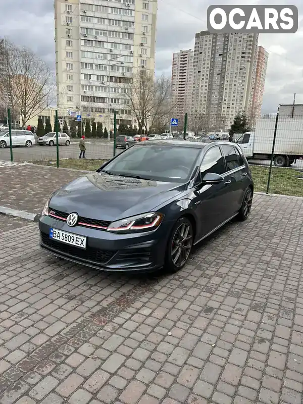 Хетчбек Volkswagen Golf GTI 2017 2 л. Автомат обл. Київська, Київ - Фото 1/21