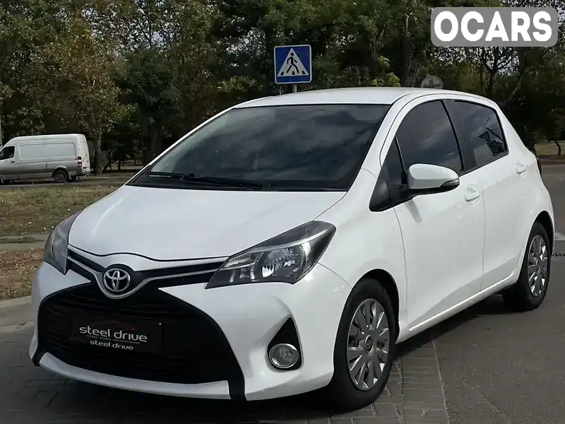 Хэтчбек Toyota Yaris 2015 1.4 л. Ручная / Механика обл. Николаевская, Николаев - Фото 1/21