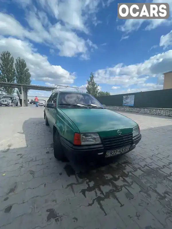 Седан Opel Kadett 1986 1.6 л. Ручна / Механіка обл. Тернопільська, Тернопіль - Фото 1/7