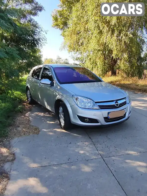 Хетчбек Opel Astra 2009 1.8 л. Ручна / Механіка обл. Чернігівська, Прилуки - Фото 1/21