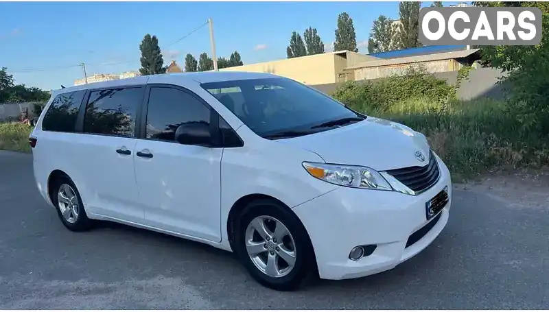 Минивэн Toyota Sienna 2016 3.5 л. Автомат обл. Киевская, Киев - Фото 1/14