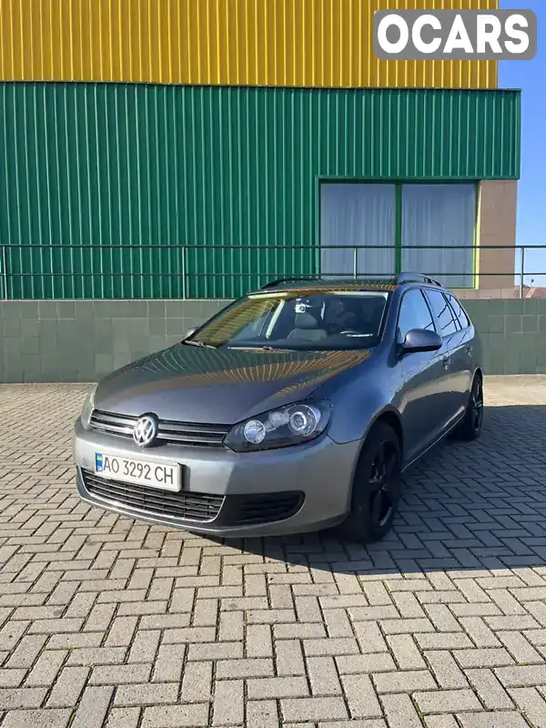 Універсал Volkswagen Golf 2011 1.6 л. Ручна / Механіка обл. Закарпатська, Мукачево - Фото 1/21