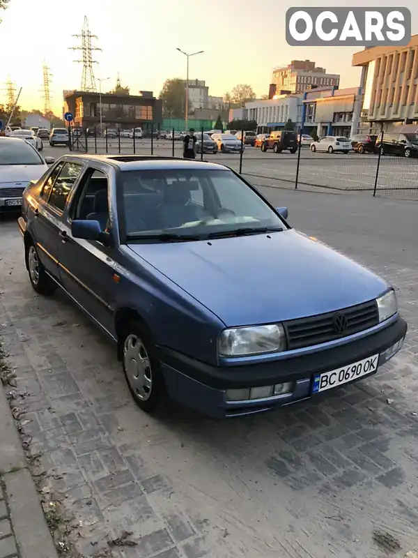 Седан Volkswagen Vento 1993 1.78 л. Ручна / Механіка обл. Львівська, Львів - Фото 1/16