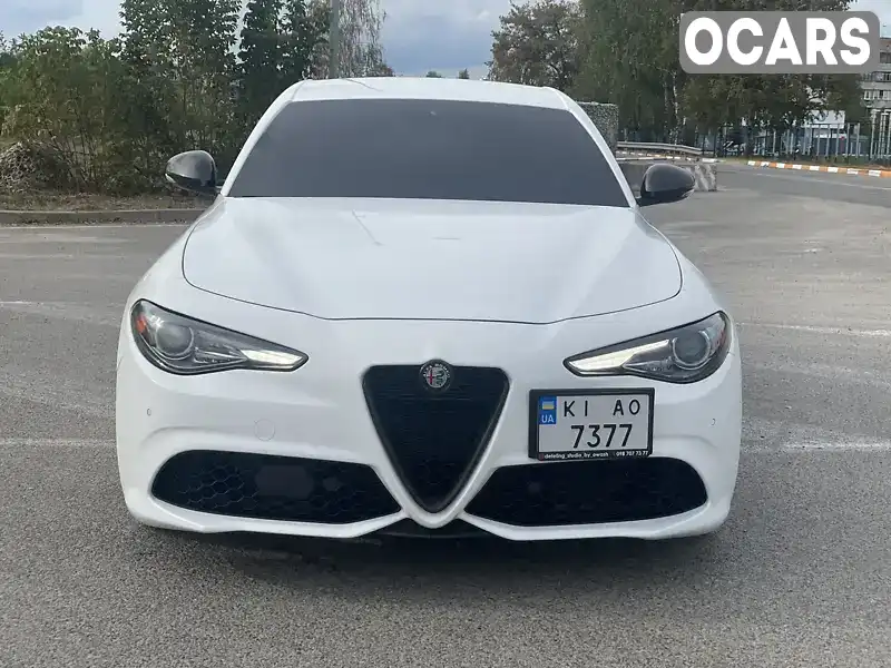 Седан Alfa Romeo Giulia 2019 2 л. Автомат обл. Киевская, Киев - Фото 1/21