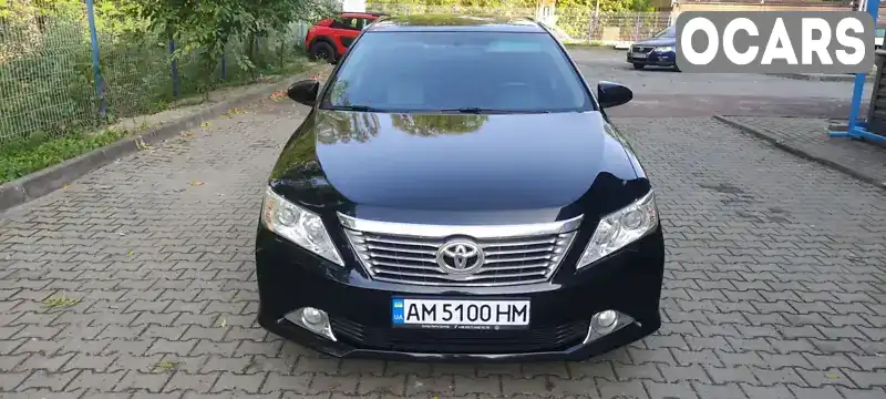 Седан Toyota Camry 2014 2.49 л. Автомат обл. Житомирская, Житомир - Фото 1/11