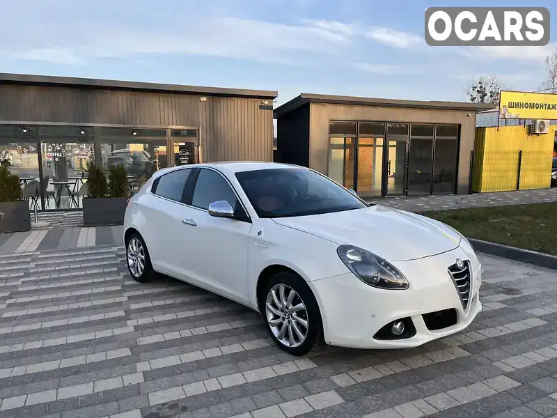 Хетчбек Alfa Romeo Giulietta 2014 1.4 л. Автомат обл. Львівська, Львів - Фото 1/21