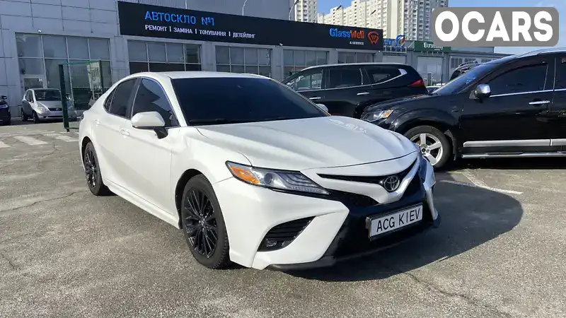 Седан Toyota Camry 2019 2.49 л. Автомат обл. Киевская, Киев - Фото 1/13