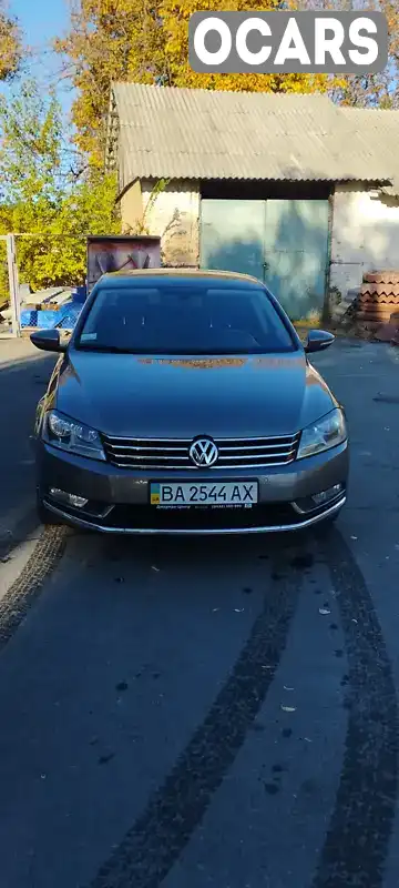 Седан Volkswagen Passat 2011 2 л. Ручная / Механика обл. Кировоградская, Гайворон - Фото 1/9