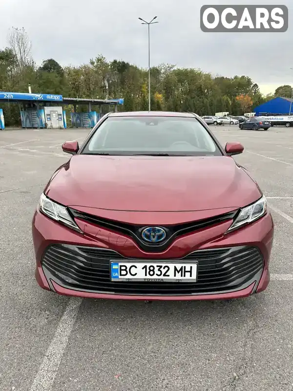 Седан Toyota Camry 2019 2.49 л. Автомат обл. Львовская, Львов - Фото 1/16