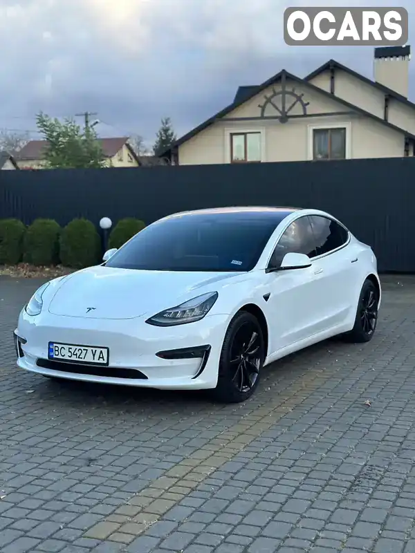 Седан Tesla Model 3 2018 null_content л. Автомат обл. Львівська, Львів - Фото 1/17