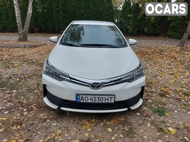 Седан Toyota Corolla 2018 1.33 л. обл. Закарпатська, Ужгород - Фото 1/21