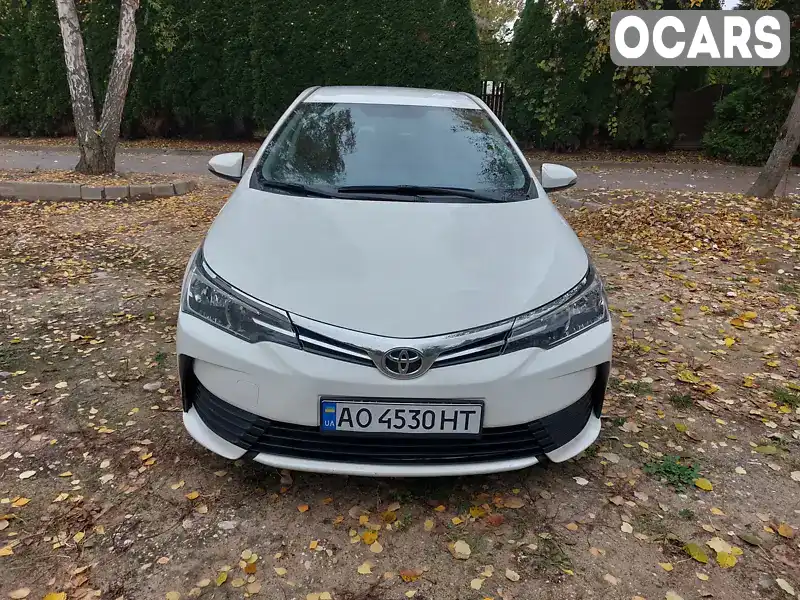 Седан Toyota Corolla 2018 1.33 л. обл. Закарпатская, Ужгород - Фото 1/21