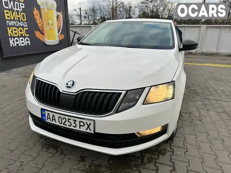 Лифтбек Skoda Octavia 2017 1.4 л. Ручная / Механика обл. Киевская, Ирпень - Фото 1/15