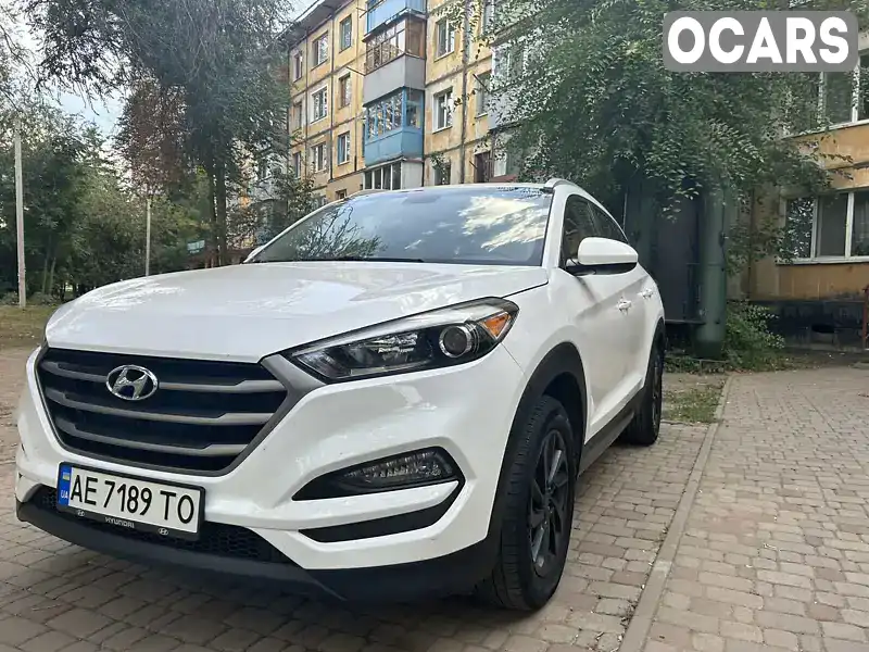 Внедорожник / Кроссовер Hyundai Tucson 2015 2 л. Автомат обл. Днепропетровская, Кривой Рог - Фото 1/12