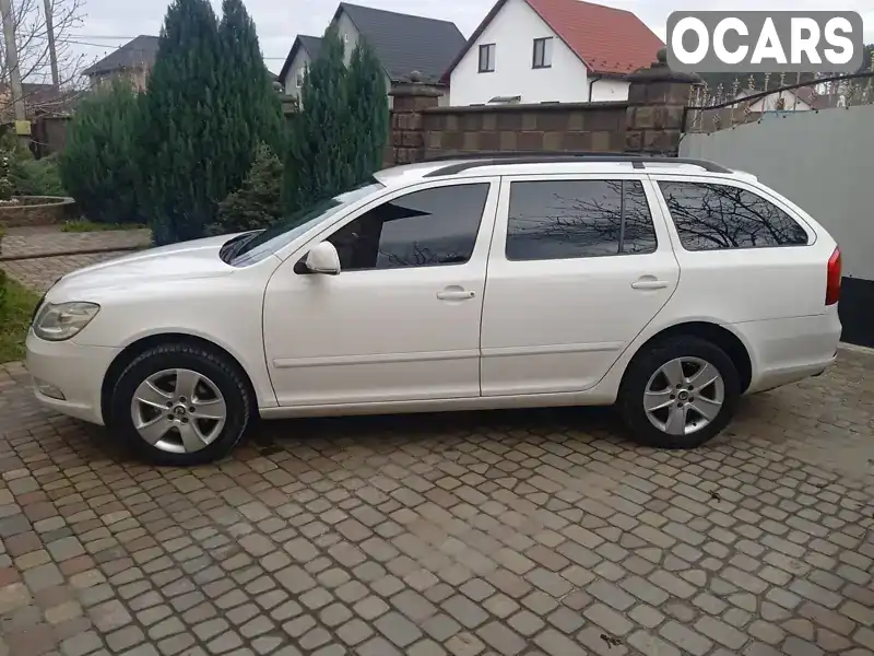 Универсал Skoda Octavia Scout 2010 1.6 л. Ручная / Механика обл. Ровенская, Вараш (Кузнецовск) - Фото 1/21