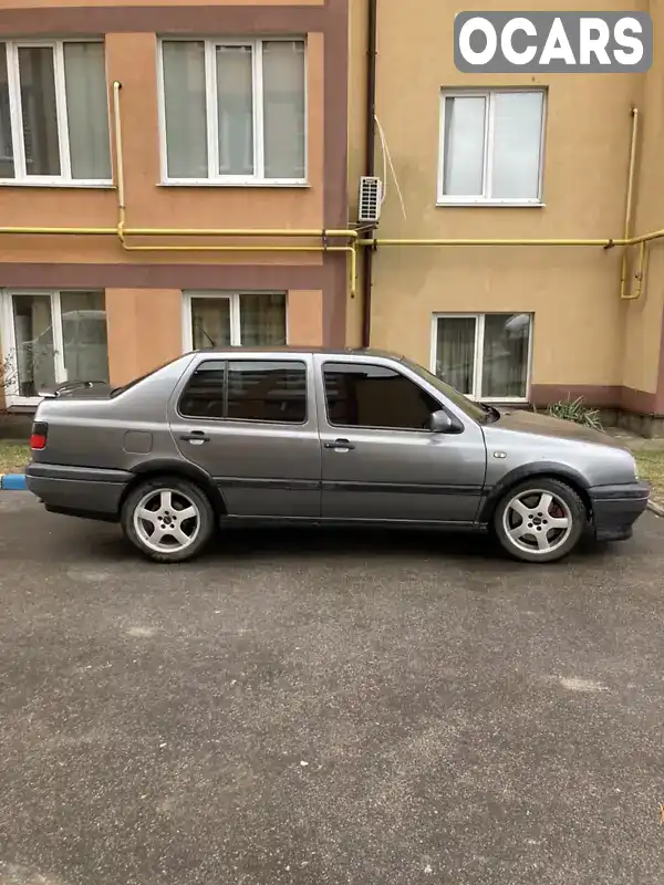 Седан Volkswagen Vento 1994 2.8 л. Ручная / Механика обл. Киевская, Боярка - Фото 1/21