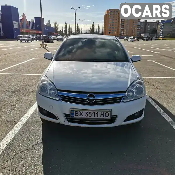 Седан Opel Astra 2012 1.6 л. Ручная / Механика обл. Хмельницкая, Каменец-Подольский - Фото 1/21