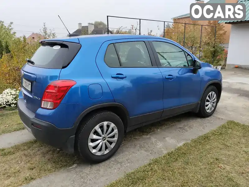 Позашляховик / Кросовер Chevrolet Trax 2015 1.36 л. Автомат обл. Київська, Вишневе - Фото 1/8