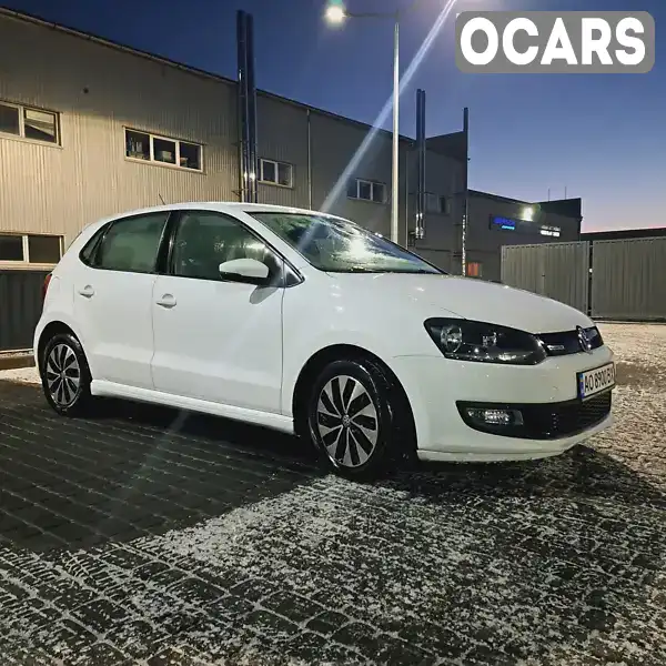 Хетчбек Volkswagen Polo 2014 1.42 л. Ручна / Механіка обл. Закарпатська, Мукачево - Фото 1/10