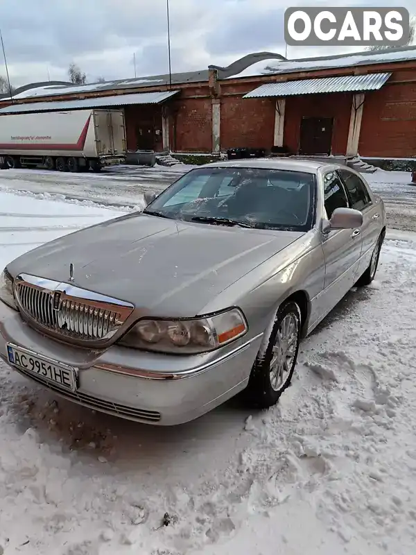 Седан Lincoln Town Car 2006 4.6 л. Автомат обл. Київська, Київ - Фото 1/21