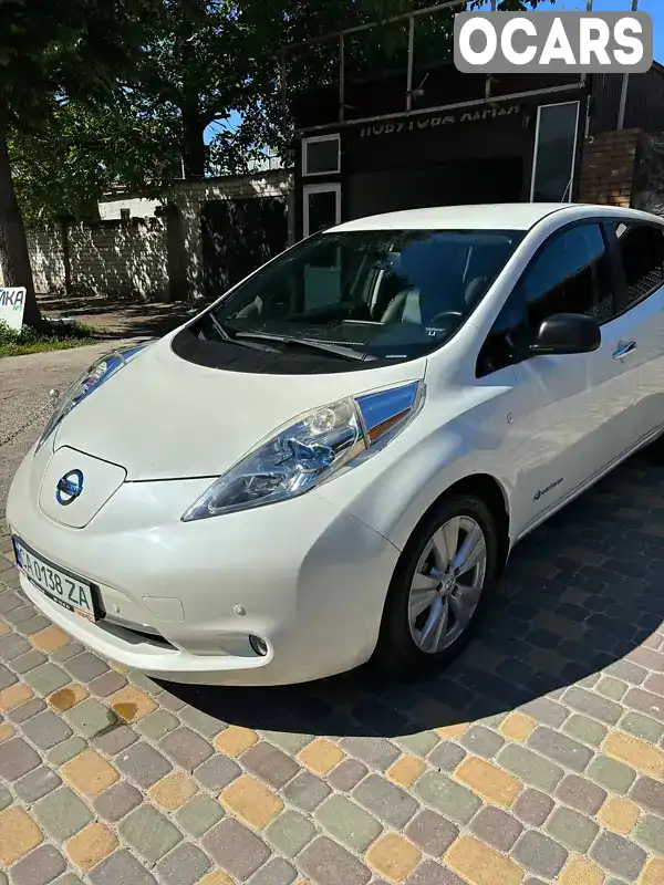 Хэтчбек Nissan Leaf 2016 null_content л. обл. Черкасская, Черкассы - Фото 1/13