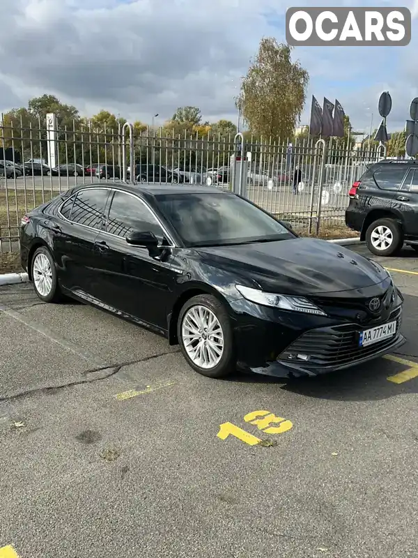 Седан Toyota Camry 2019 2.49 л. Автомат обл. Киевская, Киев - Фото 1/12