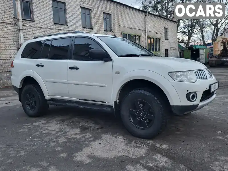 Позашляховик / Кросовер Mitsubishi Pajero Sport 2011 2.5 л. Ручна / Механіка обл. Київська, Київ - Фото 1/21