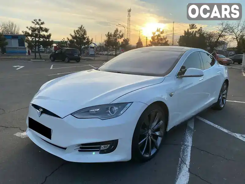 Лифтбек Tesla Model S 2013 null_content л. обл. Киевская, Киев - Фото 1/12