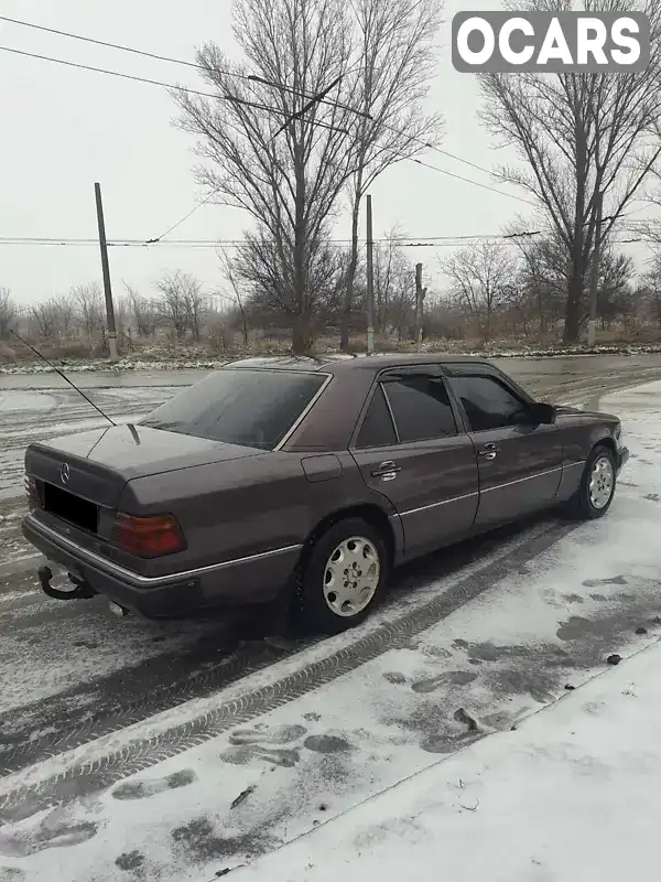 Седан Mercedes-Benz E-Class 1992 2 л. Ручная / Механика обл. Днепропетровская, Кривой Рог - Фото 1/16