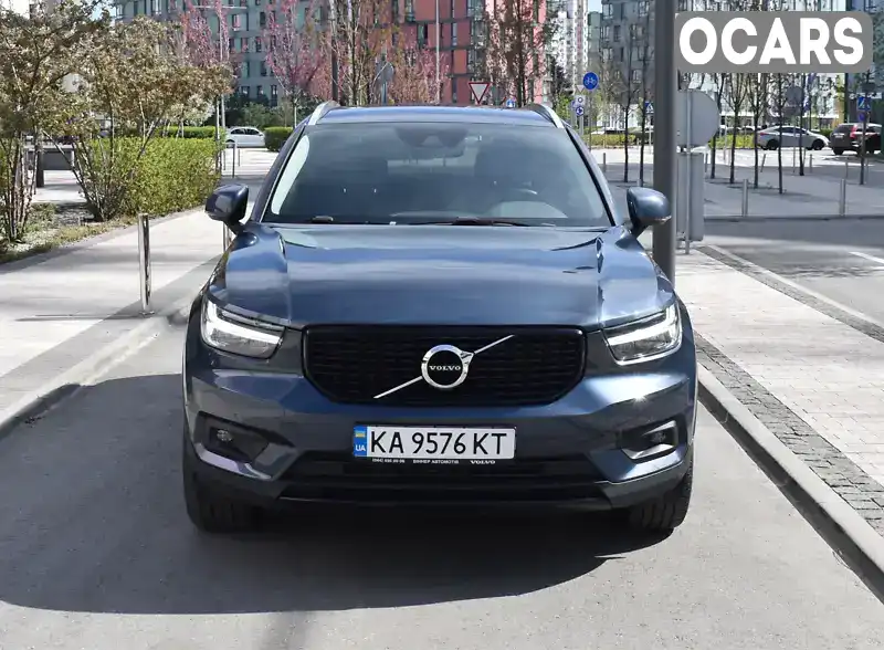 Внедорожник / Кроссовер Volvo XC40 2021 1.97 л. Автомат обл. Киевская, Киев - Фото 1/21