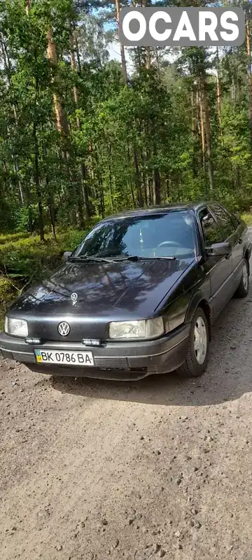 Седан Volkswagen Passat 1991 1.8 л. Ручна / Механіка обл. Рівненська, Сарни - Фото 1/8