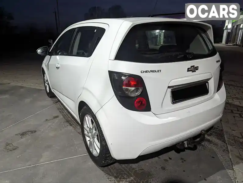 Хэтчбек Chevrolet Aveo 2012 1.3 л. Ручная / Механика обл. Черновицкая, Черновцы - Фото 1/6