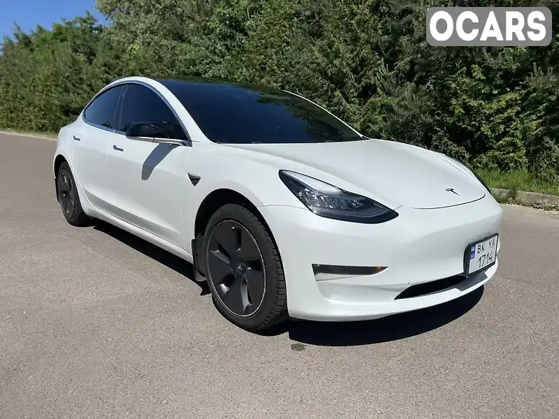 Седан Tesla Model 3 2019 null_content л. Автомат обл. Ровенская, Ровно - Фото 1/21