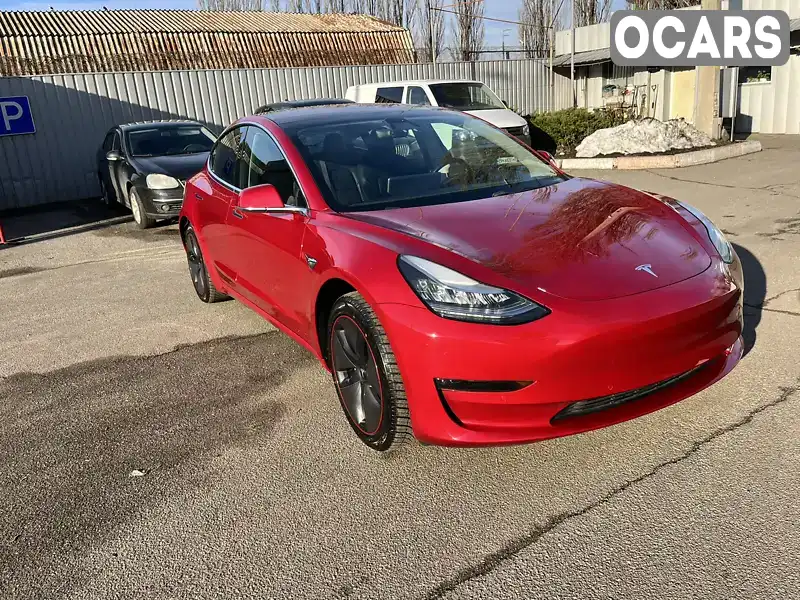 Седан Tesla Model 3 2018 null_content л. обл. Київська, Київ - Фото 1/17
