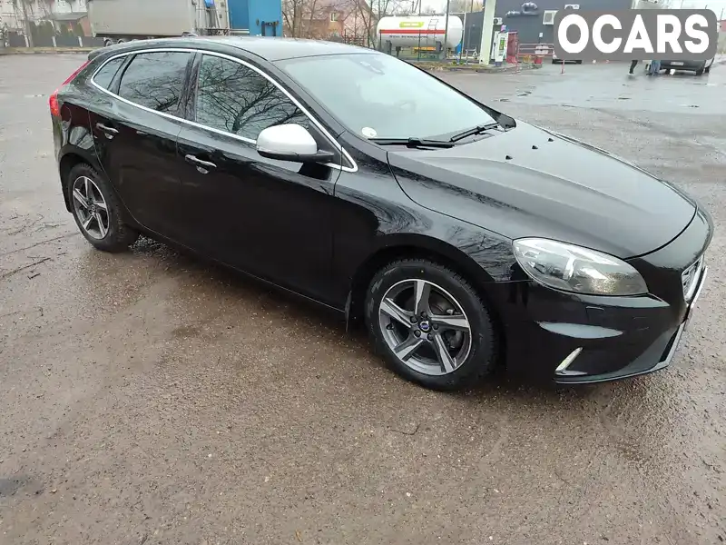 Хетчбек Volvo V40 2015 2 л. Ручна / Механіка обл. Львівська, Самбір - Фото 1/17