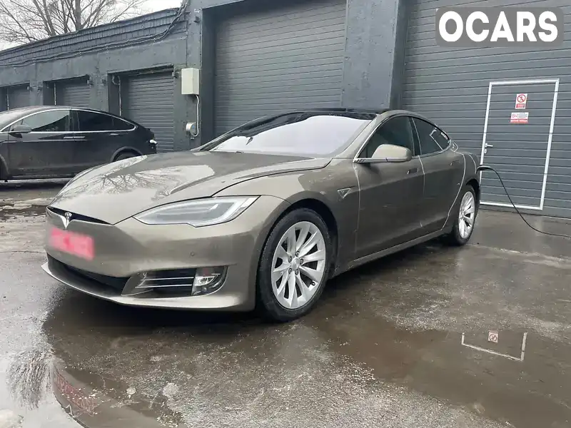 Лифтбек Tesla Model S 2016 null_content л. обл. Киевская, Киев - Фото 1/21