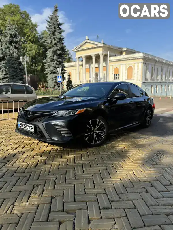 Седан Toyota Camry 2018 2.5 л. Автомат обл. Одесская, Одесса - Фото 1/21