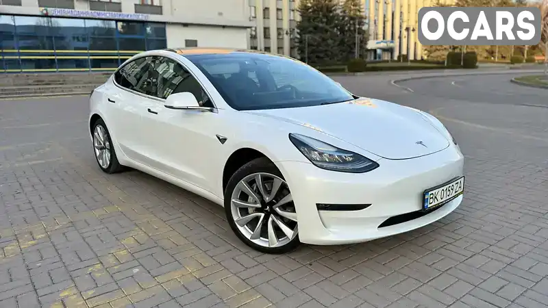 Седан Tesla Model 3 2018 null_content л. Автомат обл. Ровенская, Ровно - Фото 1/21