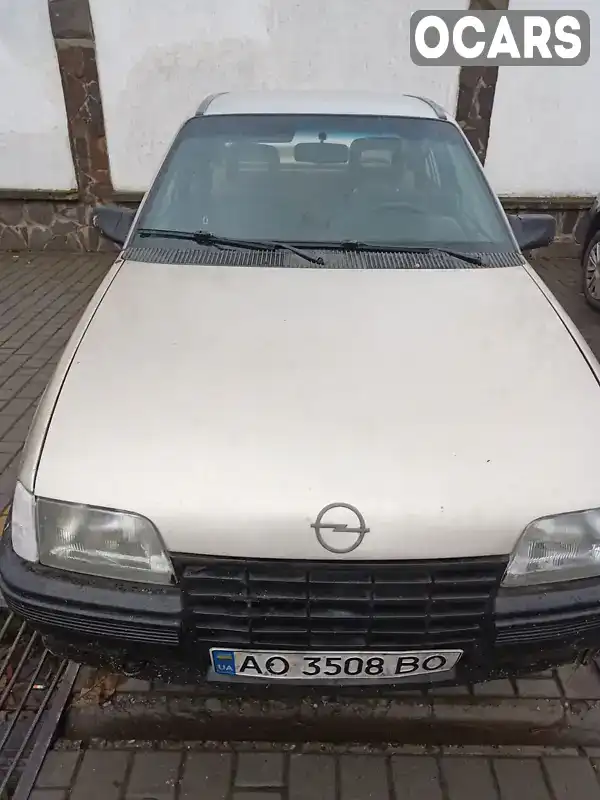 Седан Opel Kadett 1988 1.6 л. Ручна / Механіка обл. Закарпатська, Берегове - Фото 1/4
