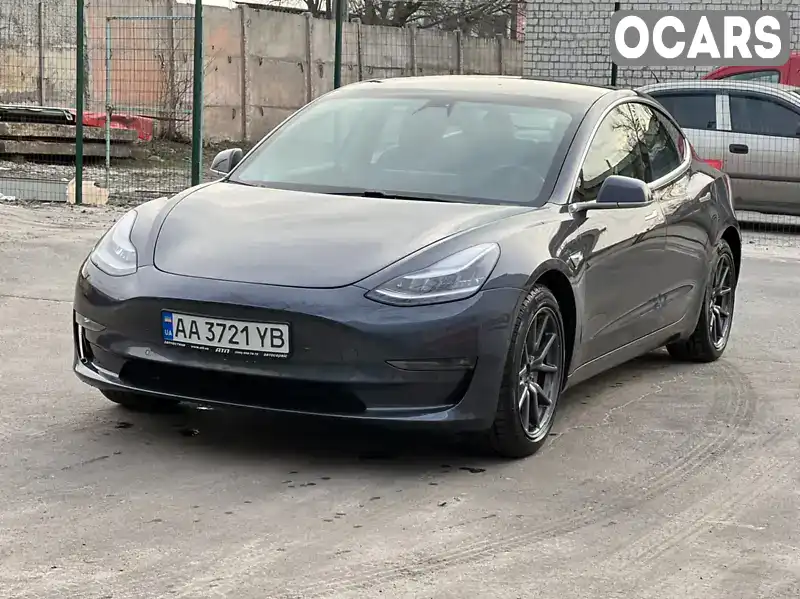 Седан Tesla Model 3 2020 null_content л. обл. Київська, Київ - Фото 1/21