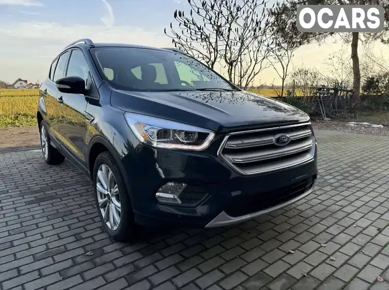 Внедорожник / Кроссовер Ford Escape 2019 2 л. Автомат обл. Ровенская, Ровно - Фото 1/11