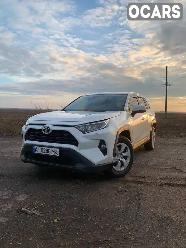 Позашляховик / Кросовер Toyota RAV4 2020 1.99 л. Варіатор обл. Київська, Обухів - Фото 1/14