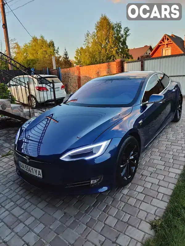 Лифтбек Tesla Model S 2017 null_content л. обл. Киевская, Киев - Фото 1/18