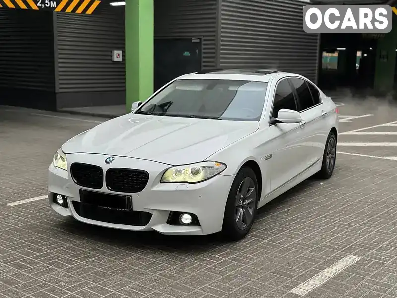 Седан BMW 5 Series 2012 2 л. Автомат обл. Киевская, Вышневое - Фото 1/13