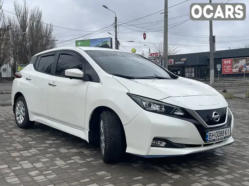 Хэтчбек Nissan Leaf 2022 null_content л. обл. Одесская, Одесса - Фото 1/15