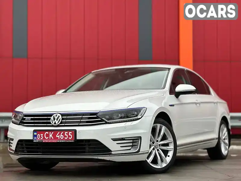 Седан Volkswagen Passat 2017 1.4 л. Автомат обл. Київська, Київ - Фото 1/21