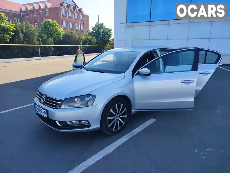 Седан Volkswagen Passat 2013 2 л. Ручная / Механика обл. Одесская, Одесса - Фото 1/21