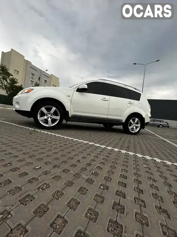 Внедорожник / Кроссовер Mitsubishi Outlander XL 2009 2.36 л. Вариатор обл. Киевская, Киев - Фото 1/21