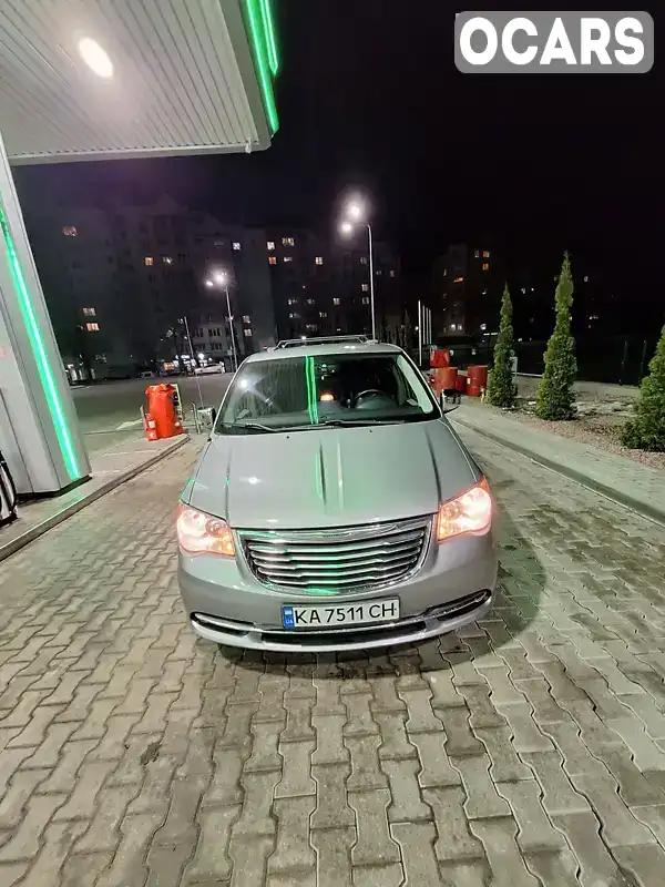 Мінівен Chrysler Town & Country 2013 3.6 л. обл. Київська, Київ - Фото 1/21