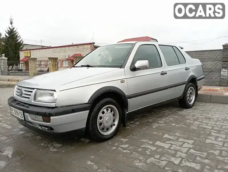 Седан Volkswagen Vento 1998 1.6 л. Ручна / Механіка обл. Львівська, Новояворівськ - Фото 1/21